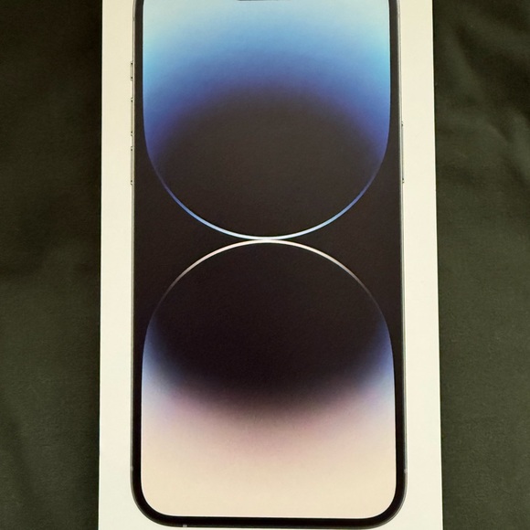 Apple iPhone 13 Pro Max - Silver - Picture 3 of 15